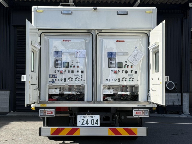 特殊防音無停電電源車(ツイン電源車)