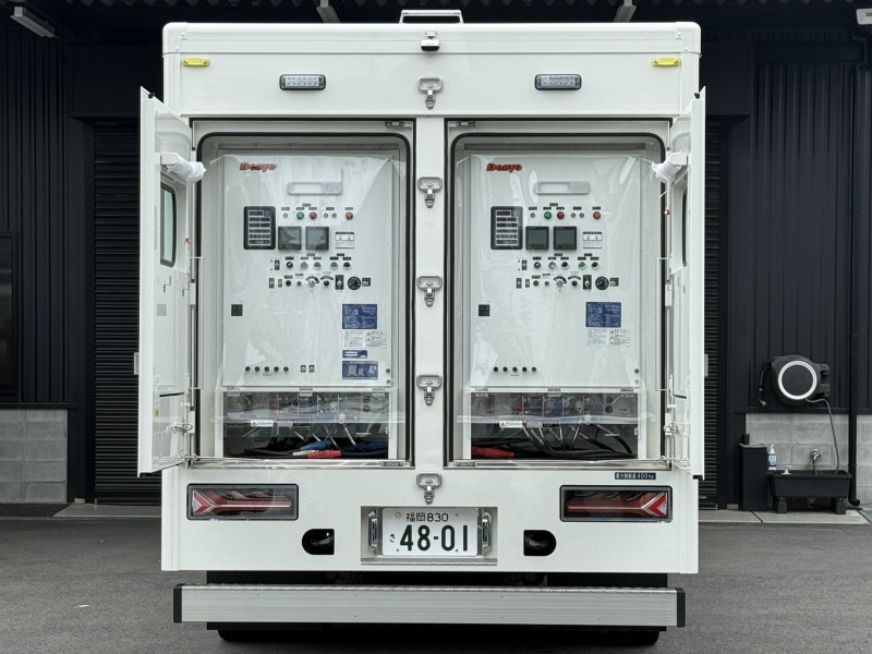 特殊防音無停電電源車（ツイン電源車）